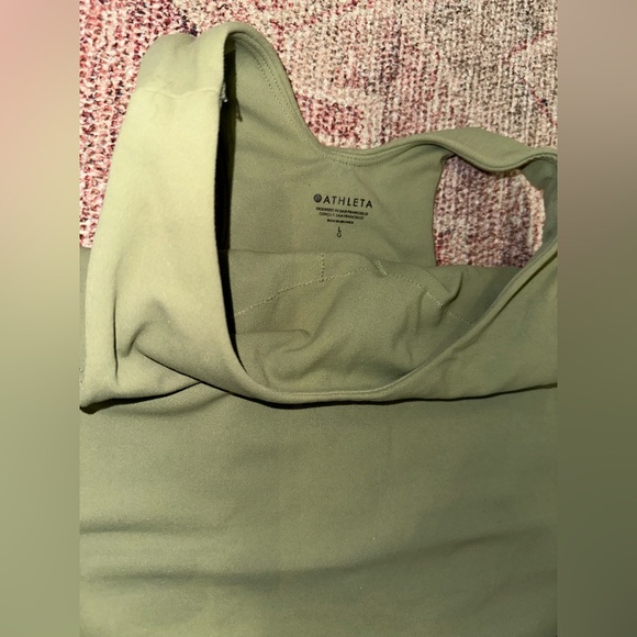 Athleta Sage soft Racerback workout top w/built in bra size large like new - Picture 4 of 10